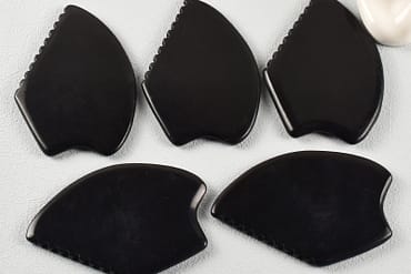 Facial Cupping vs. Facial Gua Sha: Which is Better for Your Skin Goals?